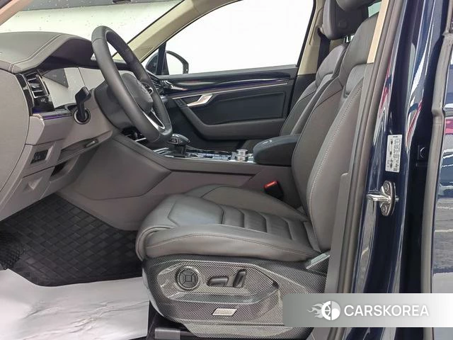 Volkswagen Touareg id 4341562 из Китая 11