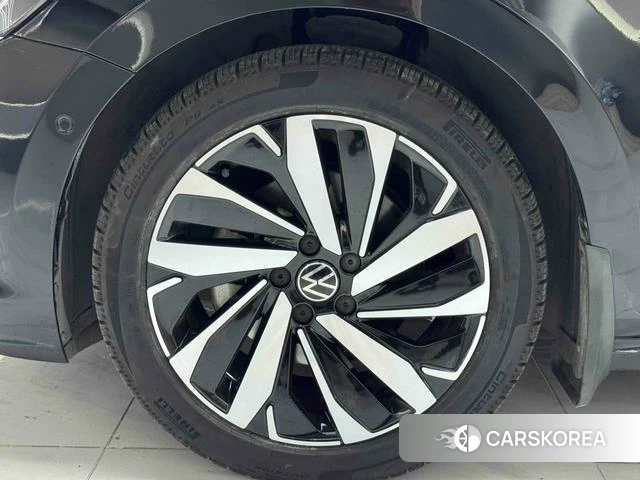 Volkswagen Passat id 4307473 из Китая 11