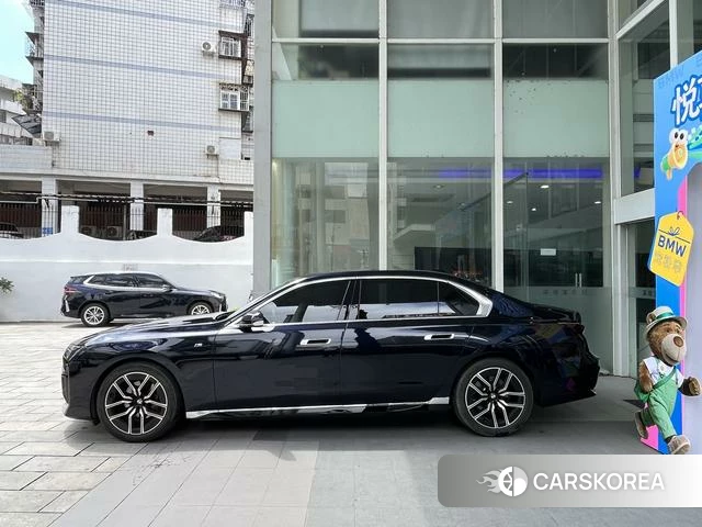 BMW 7 series 2023 Черный из Китая, фото 4