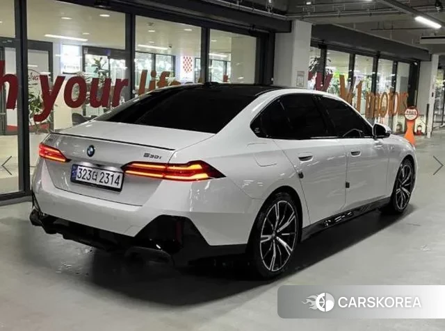 BMW 5 Series (G60) id 3398944 из Кореи 14