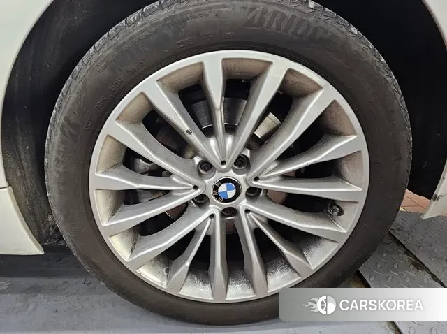 BMW 5 Series (G30) 2022 Белый из Кореи, фото 4