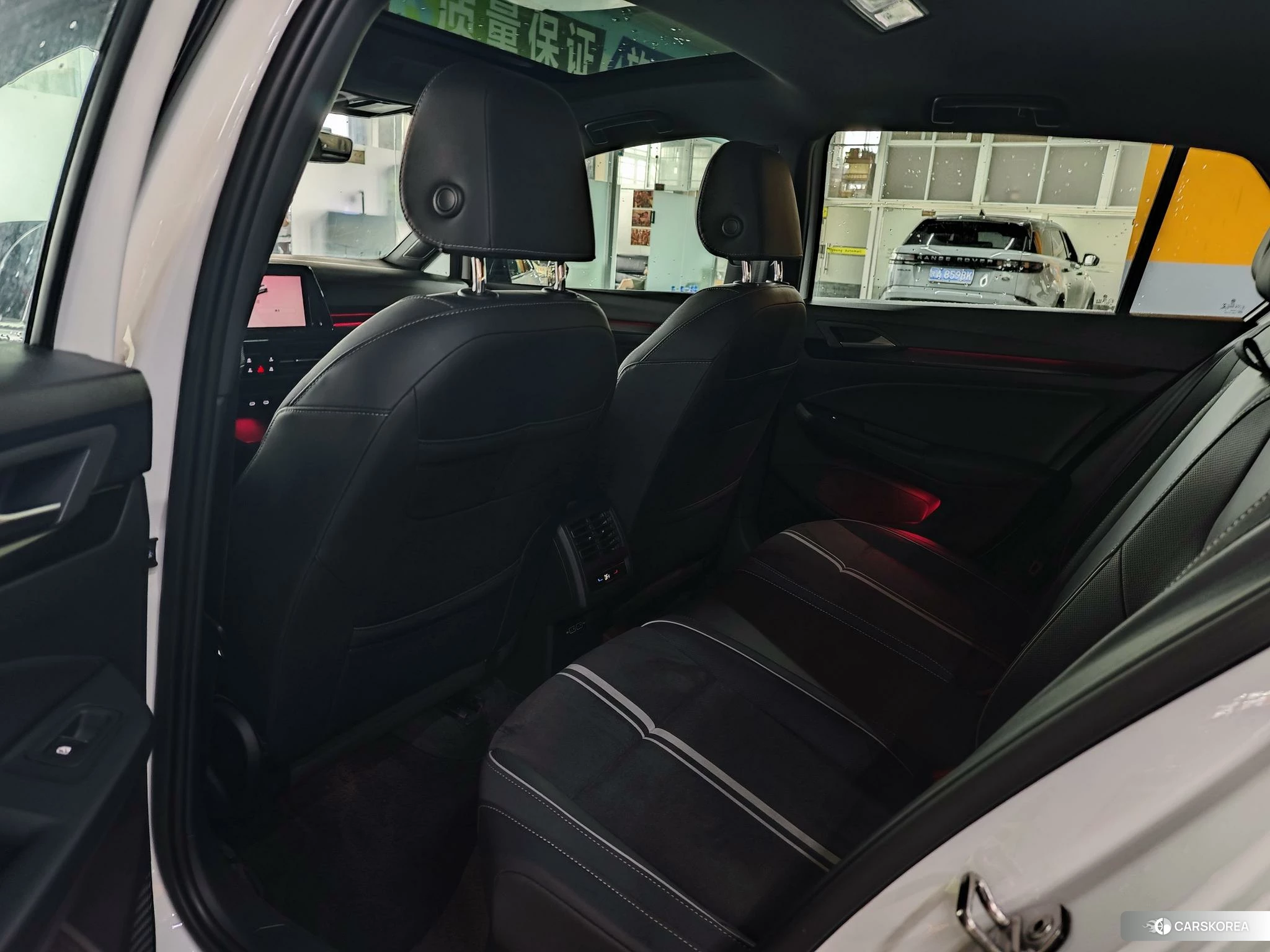 Volkswagen Golf 2022 Белый из Китая, фото 4