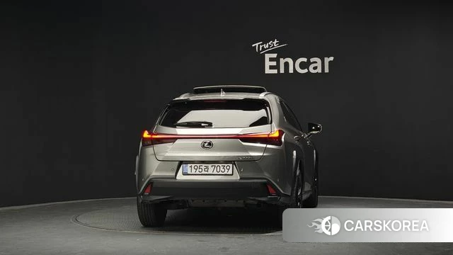 Lexus UX300h id 3876619 из Кореи 14