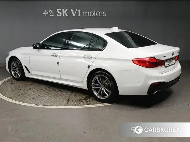 BMW 5 Series (G30) id 3692932 из Кореи 14