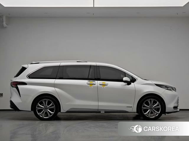 Toyota Saina id 4278225 из Китая 14