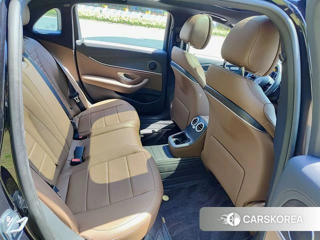 Mercedes-Benz E-class 2022 Черный из Китая, фото 4