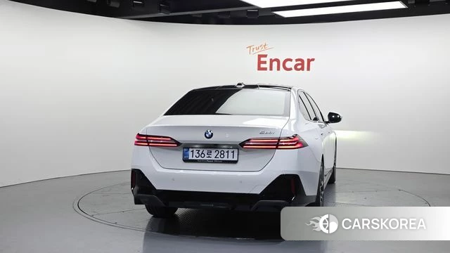 BMW 5 Series (G60) id 4266230 из Кореи 14