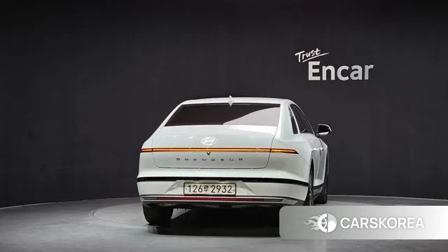 Hyundai Grandeur (GN7) id 3528641 из Кореи 14