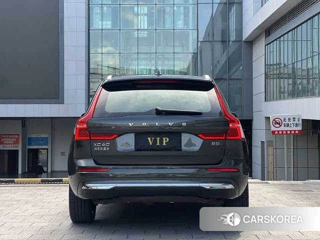 Volvo XC60 2021 Темно-серый из Китая, фото 5