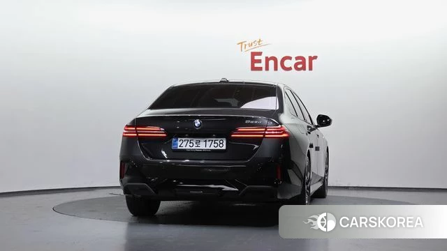 BMW 5 Series (G60) id 4578496 из Кореи 27