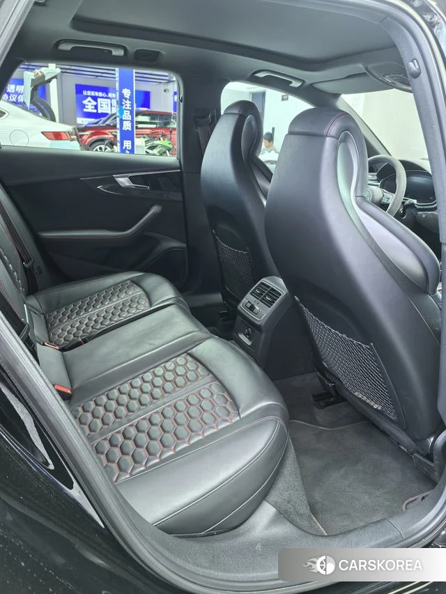 Audi RS 4 id 4259418 из Китая 10