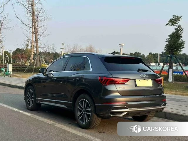 Audi Q3 2022 Темно-серый из Китая, фото 4