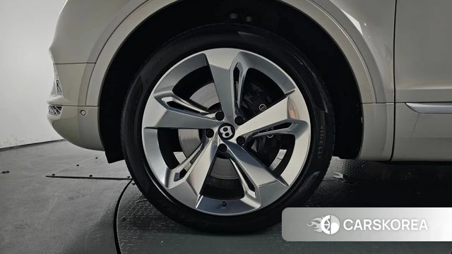 Bentley Bentayga id 4672581 из Кореи 31