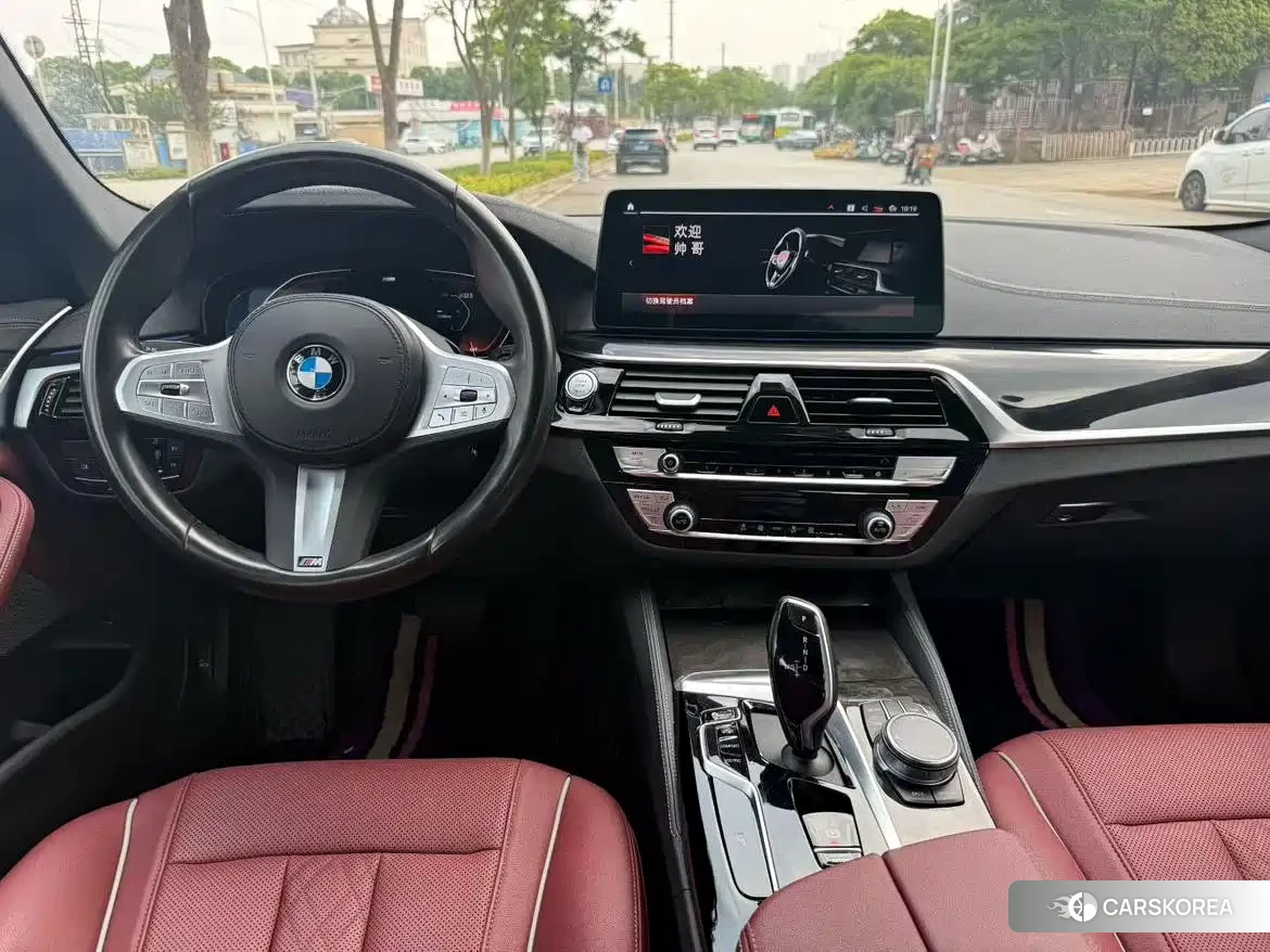 BMW 5 series 2022 Белый из Китая, фото 4