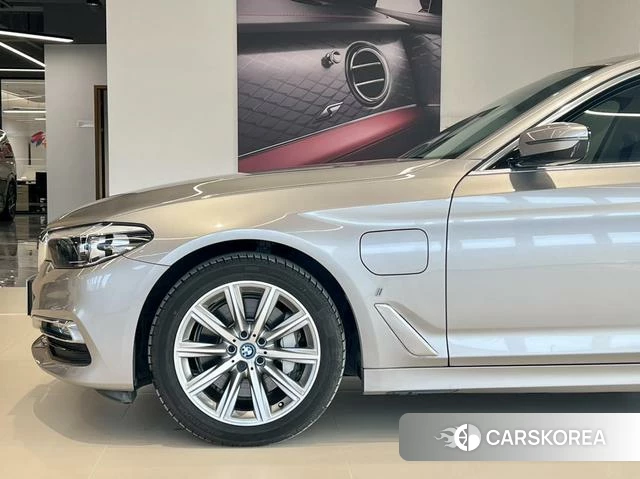 BMW 5 series PHEV id 4211848 из Китая 10