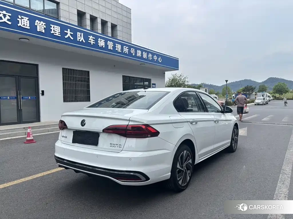 Volkswagen Bora 2024 Белый из Китая, фото 4