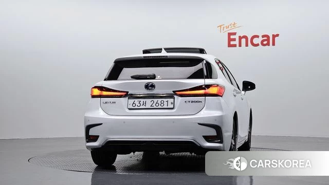 Lexus CT200h id 3917336 из Кореи 14