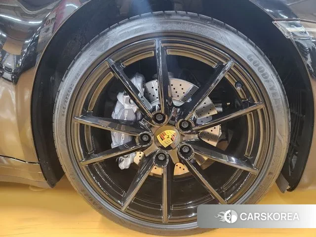 Porsche 911(992) id 2997389 из Кореи 13