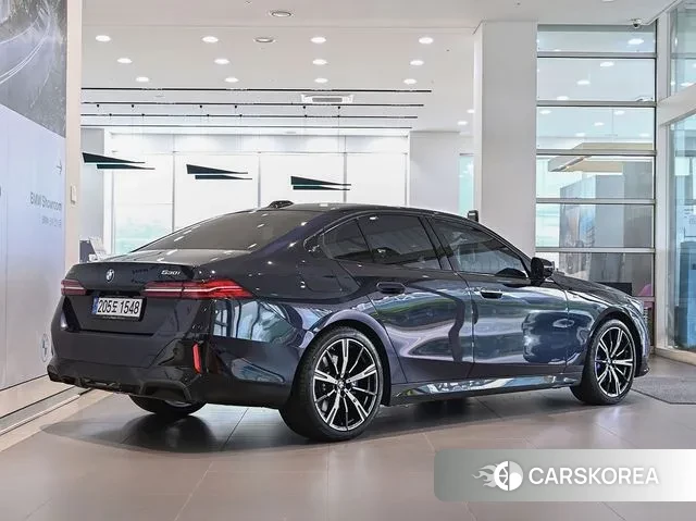 BMW 5 Series (G60) id 2983811 из Кореи 14