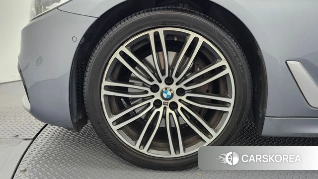 BMW 5 Series (G30) id 4764934 из Кореи 24