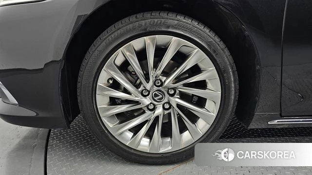 Lexus ES300h 7th generation id 4527745 из Кореи 34