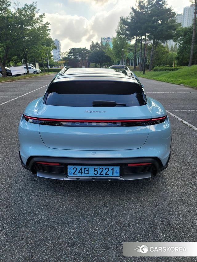 Porsche Taycan id 4585981 из Кореи 14