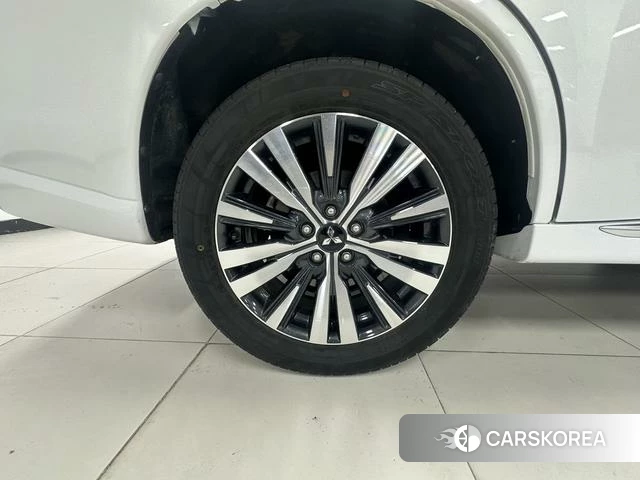 Mitsubishi  Outlander id 4207645 из Китая 16
