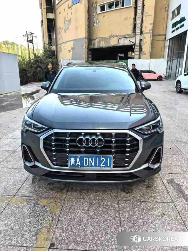 Audi Q3 2022 Темно-серый из Китая, фото 5