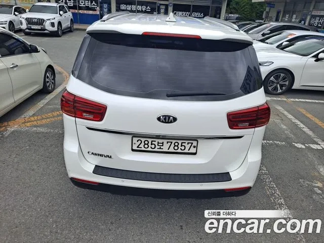 Kia The New Carnival id 2912489 из Кореи 14