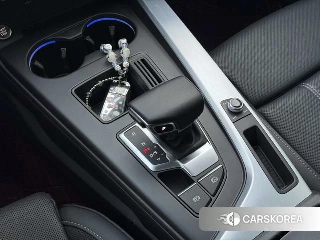 Audi A4L id 4260545 из Китая 9
