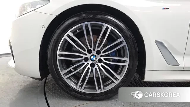 BMW 5 Series (G30) id 3760929 из Кореи 14