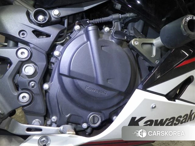 Engine photo