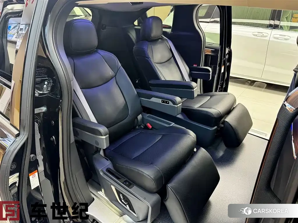 Toyota Granvia 2025 Черный из Китая, фото 6