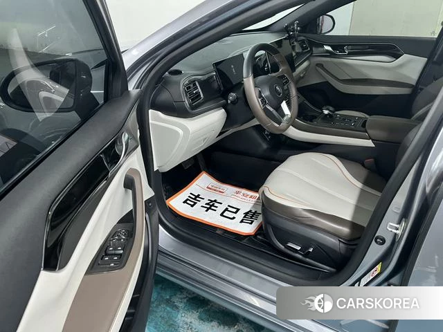 BYD Qin PLUS DM 2023 Серебристо-серый из Китая, фото 4