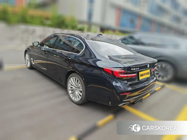 BMW 5 series 2022 Черный из Китая, фото 4