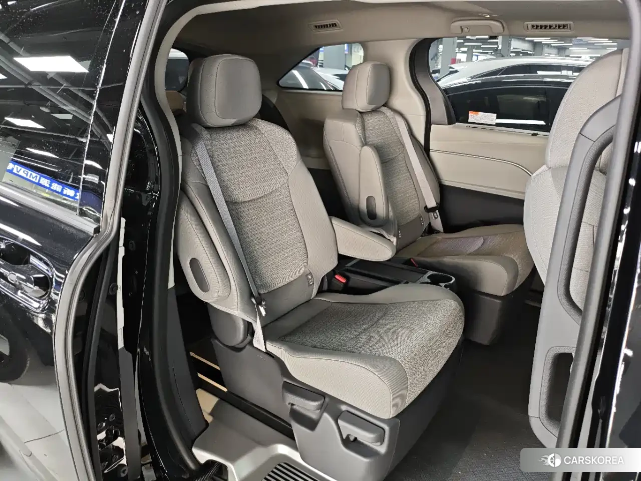 Toyota Sienna id 4576790 из Китая 9