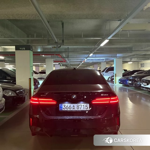 BMW 5 Series (G60) 2025 Черный из Кореи, фото 4