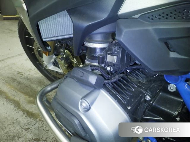 Engine photo