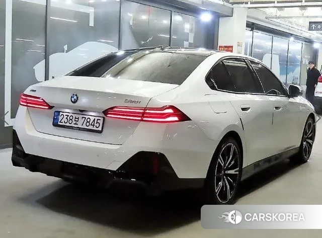 BMW 5 Series (G60) id 3487308 из Кореи 14