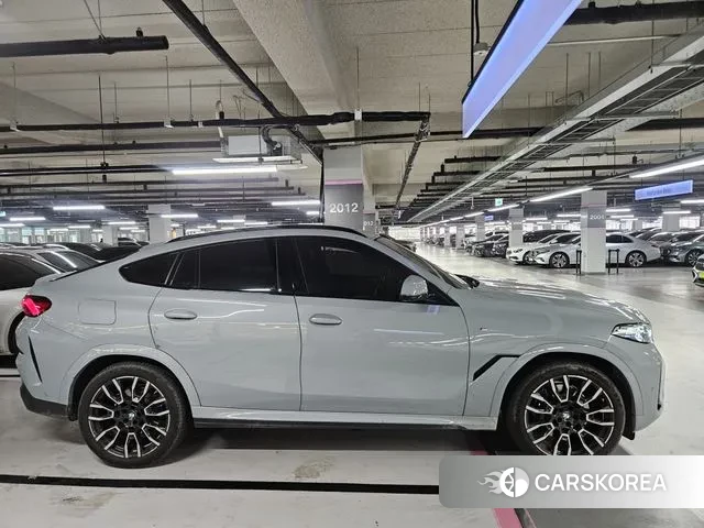 BMW X6 (G06) 2025 Серебристо-серый из Кореи, фото 6