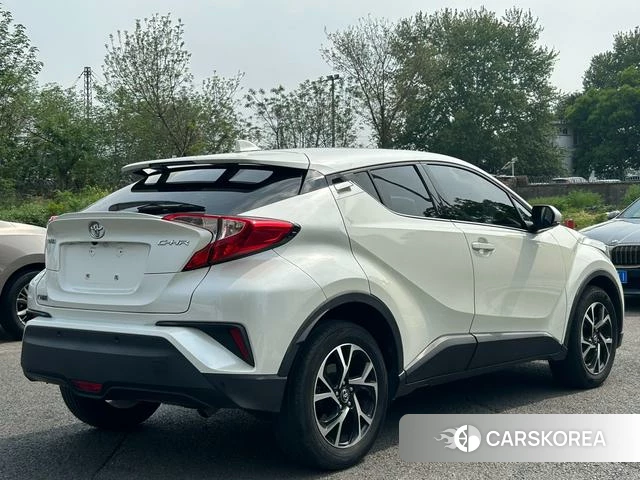 Toyota C-HR id 4209923 из Китая 8
