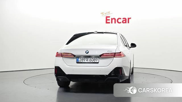 BMW 5 Series (G60) id 4279895 из Кореи 14