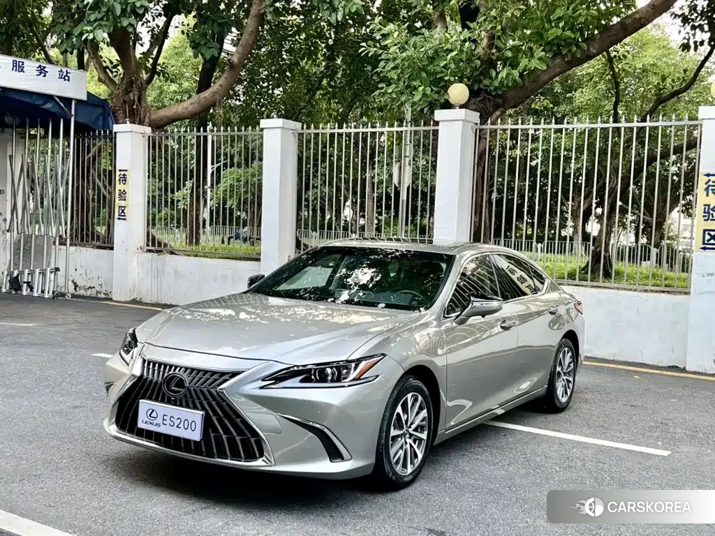 Lexus ES 2021 Silver/gray из Китая, фото 4