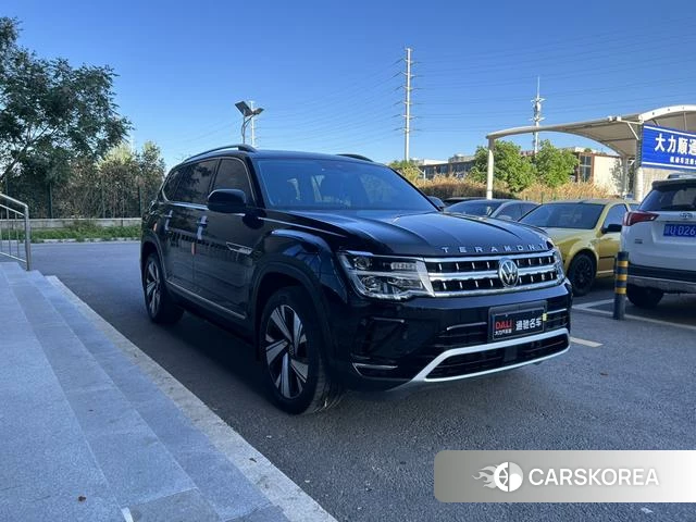 Volkswagen Tourang 2023 Черный из Китая, фото 4