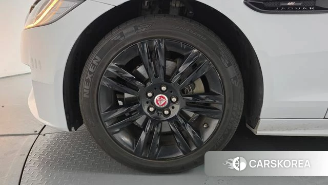 Jaguar XF (X260) id 4396804 из Кореи 29