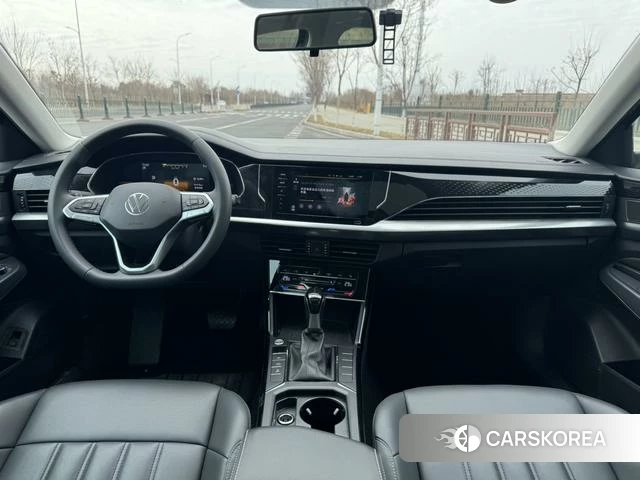 Volkswagen Passat id 4307350 из Китая 9