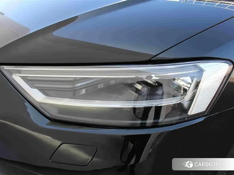 Audi A8 id 4679929 из Китая 10