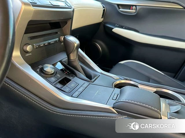 Lexus NX id 4291576 из Китая 21