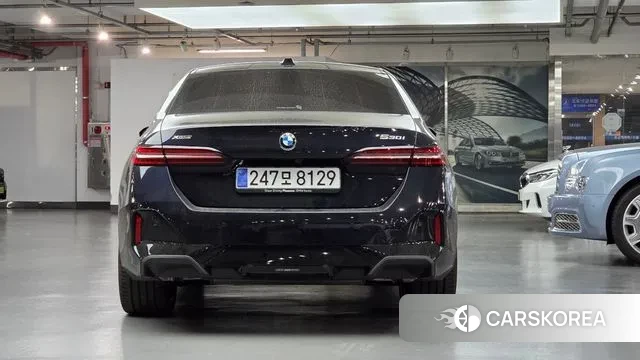 BMW 5 Series (G60) id 3382772 из Кореи 9