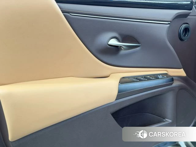 Lexus ES id 4274418 из Китая 15